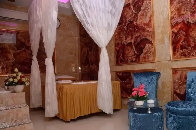 芹苴 King Room 按摩 9