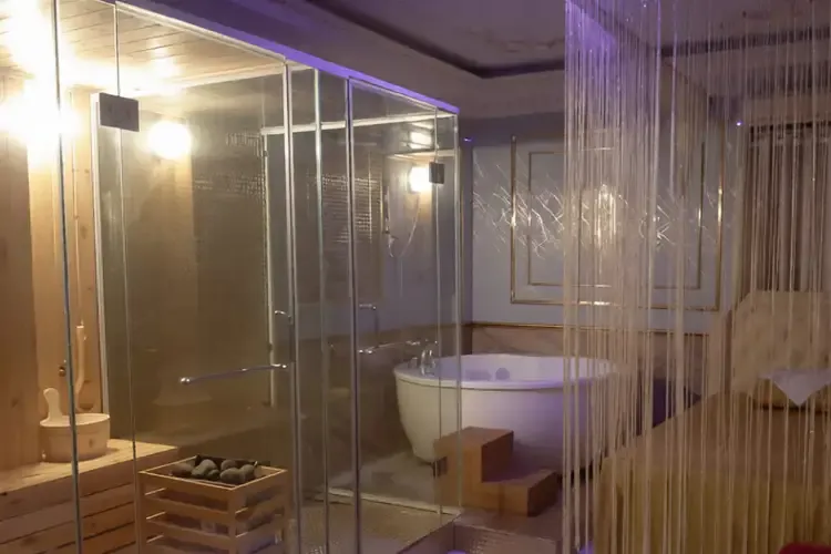 芹苴 King Room 按摩 11